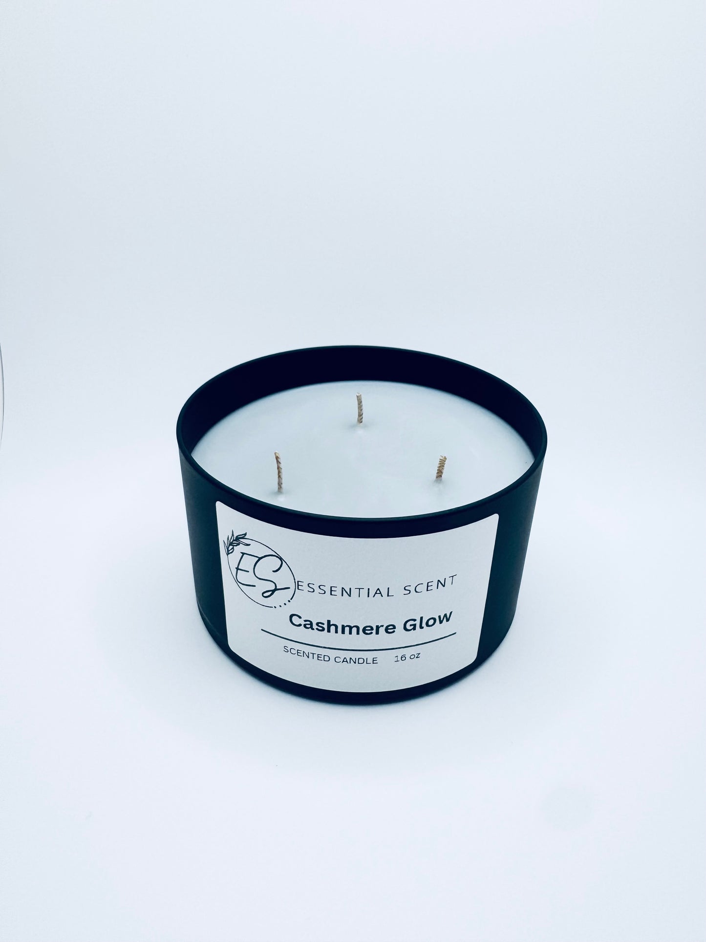 Essential scent Cashmere Glow candle 16 oz, made with organic ingredients